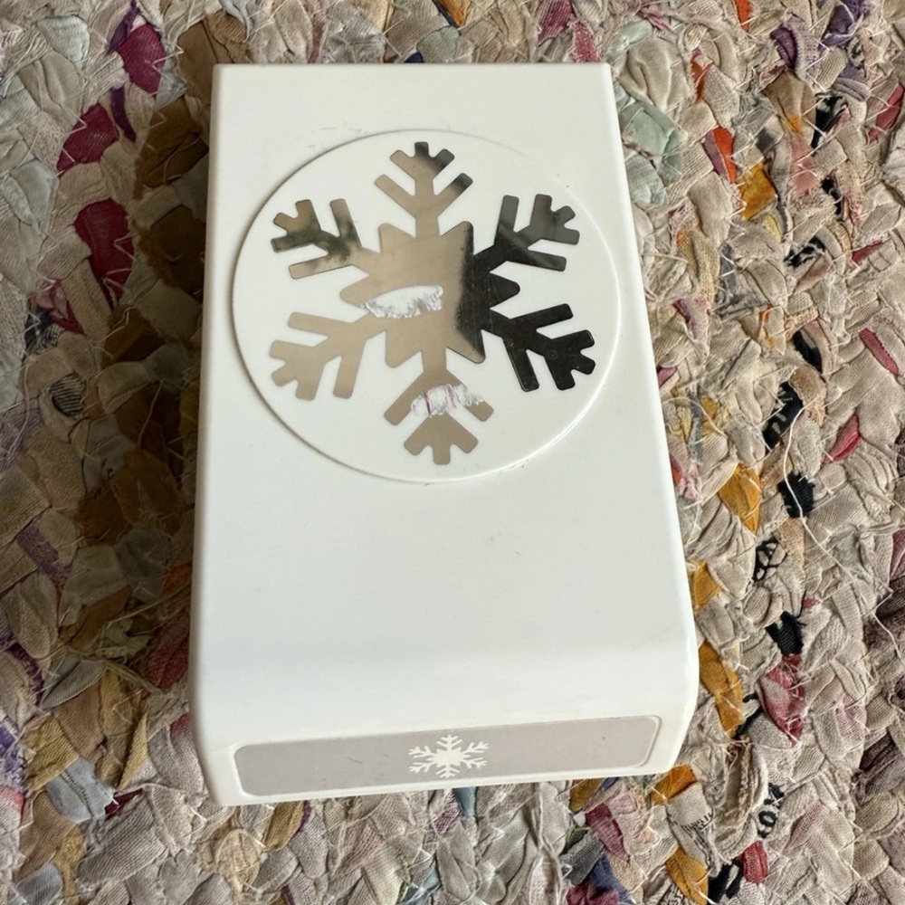 EK‎ Tools SNOWFLAKE Paper Punch Puncher (2013) 2 1/2 Inch